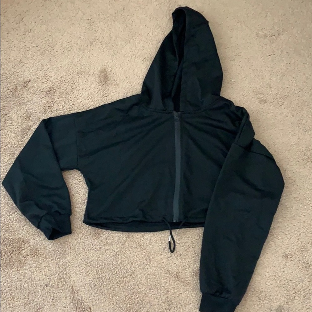 black cropped zip up